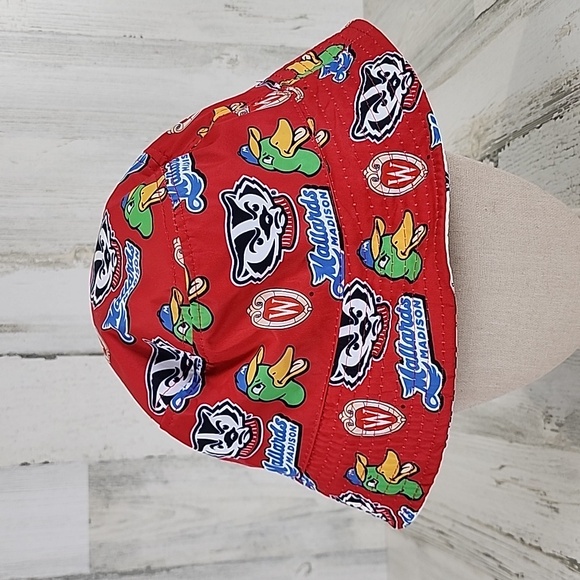 University of Wisconsin Badgers Madison Mallards reversible bucket hat red cream - Picture 2 of 2